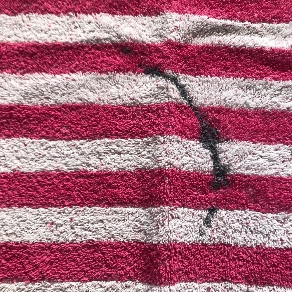 Pink & White striped beach towel (Tiny Flaw)